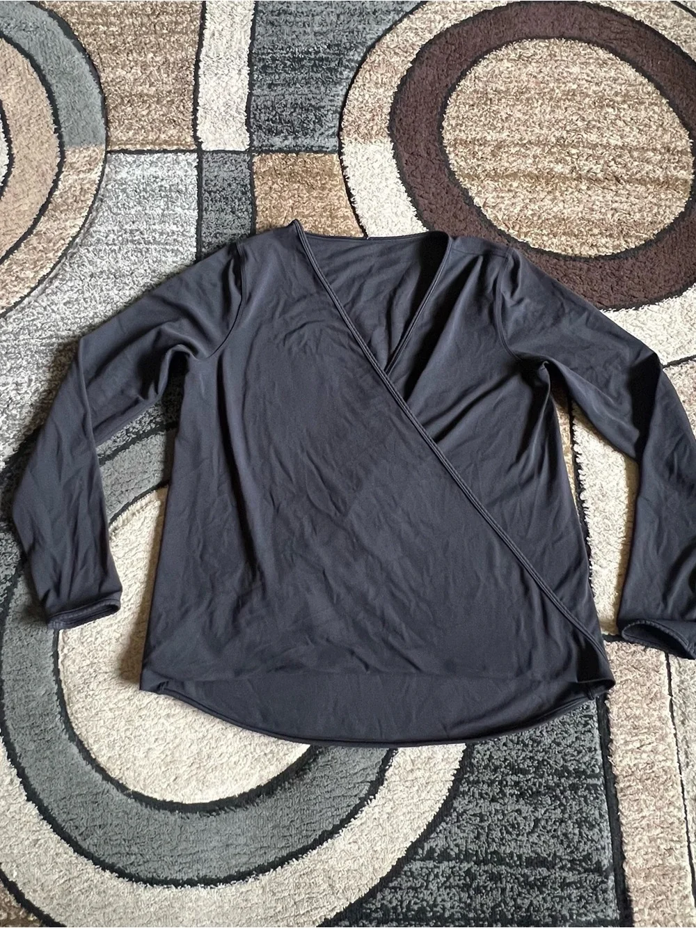 Women’s Lululemon Full Freedom Long Sleeve Shirt Size Large - Picture 2 of 9